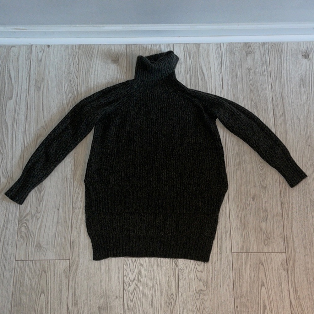 Express sweater green